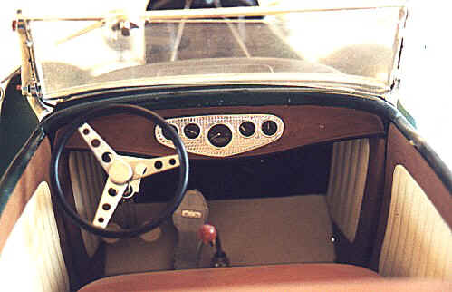 ford 32 cabriolet interrieur.JPG (194224 octets)
