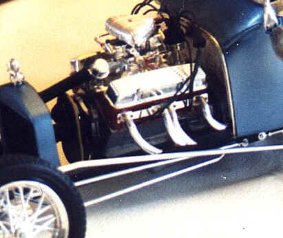 ford t cabriolet moteur.JPG (199915 octets)